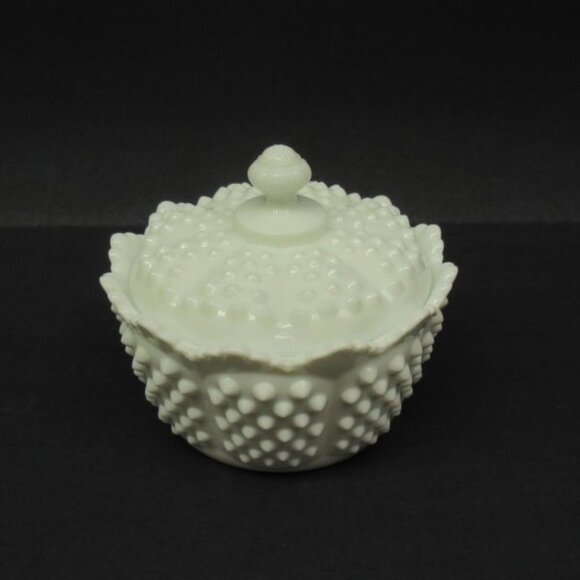 Fenton Art Glass Milk Glass White HOBNAIL 5 Inch Diameter Butter Tub with Lid - Picture 2 of 4